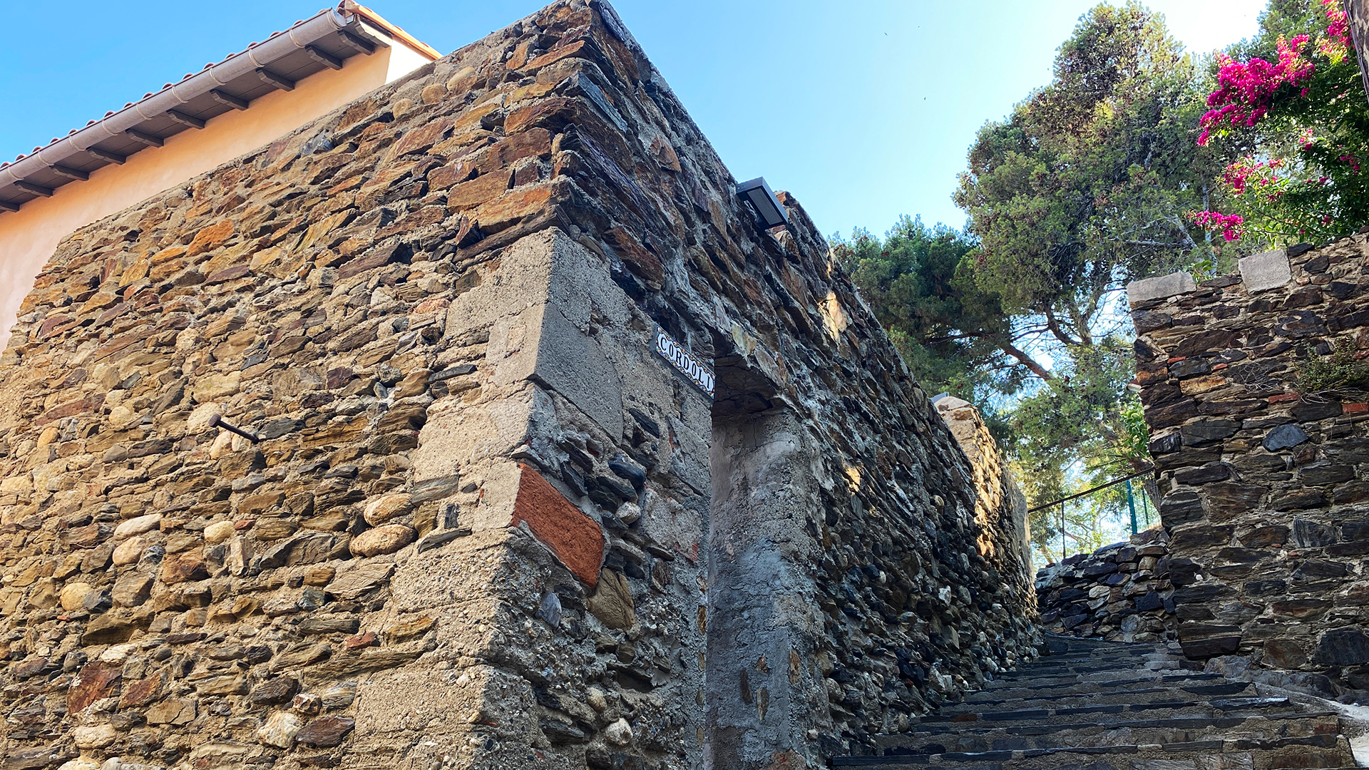Location maison de luxe Collioure dans les Pyrénées Orientales - Mur Schiste
